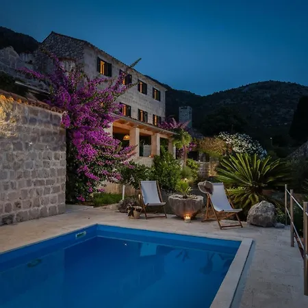 Beautiful Schola With Pool Trsteno