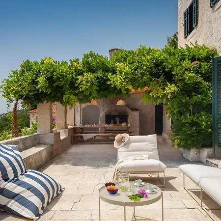 Beautiful Schola With Pool Villa Trsteno