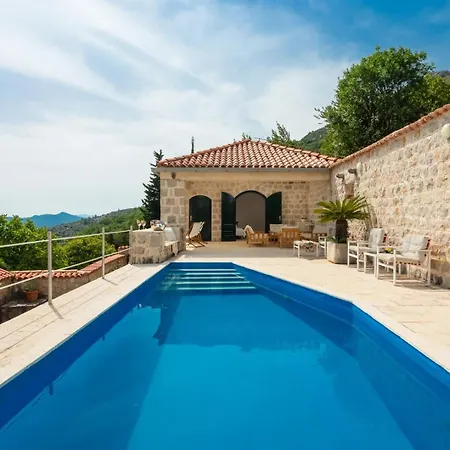 Villa Beautiful Schola With Pool *