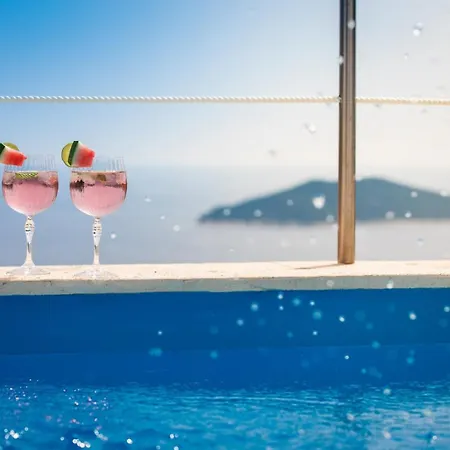 Beautiful Schola With Pool Villa *