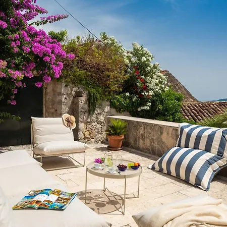 Beautiful Schola With Pool Villa Trsteno