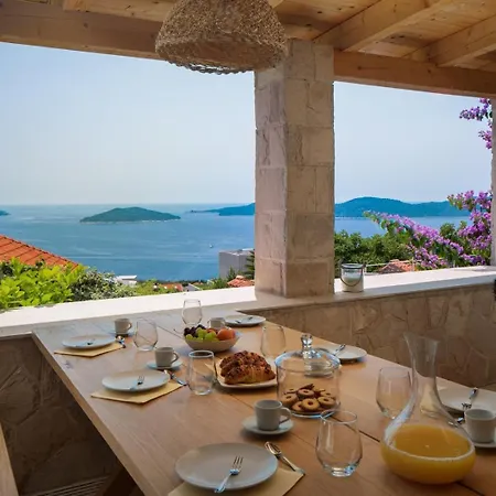 Beautiful Schola With Pool Villa
