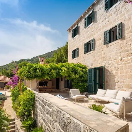 Villa Beautiful Schola With Pool